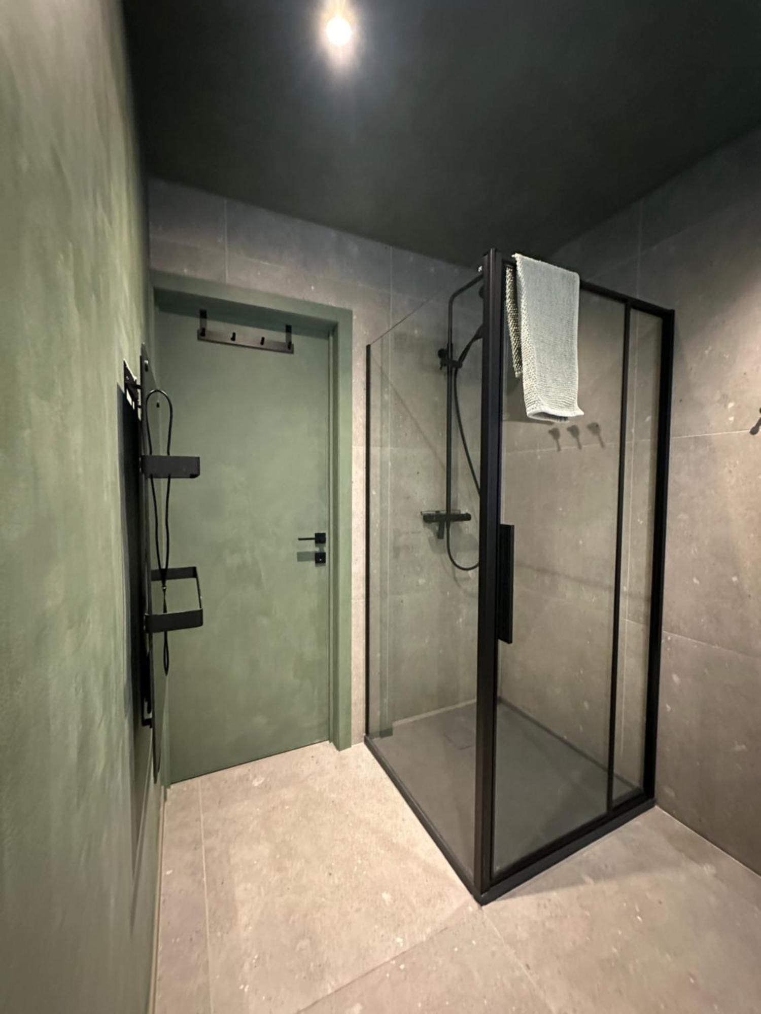 Studio By Aimee - 20M From The Beach & In City Centre! Ostenda Esterno foto